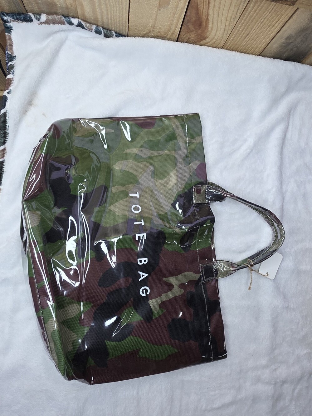 Camo Glossy Camouflage Tote Bag in Green and Brown - Picture 3 of 5